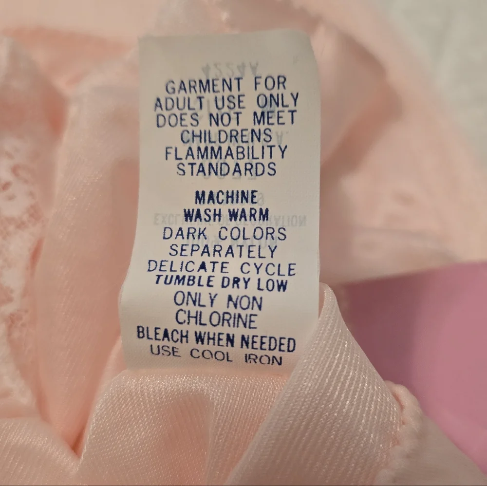 Vandemere NWT Vintage Light Pink Nightgown Women's Size Medium - Picture 11 of 11